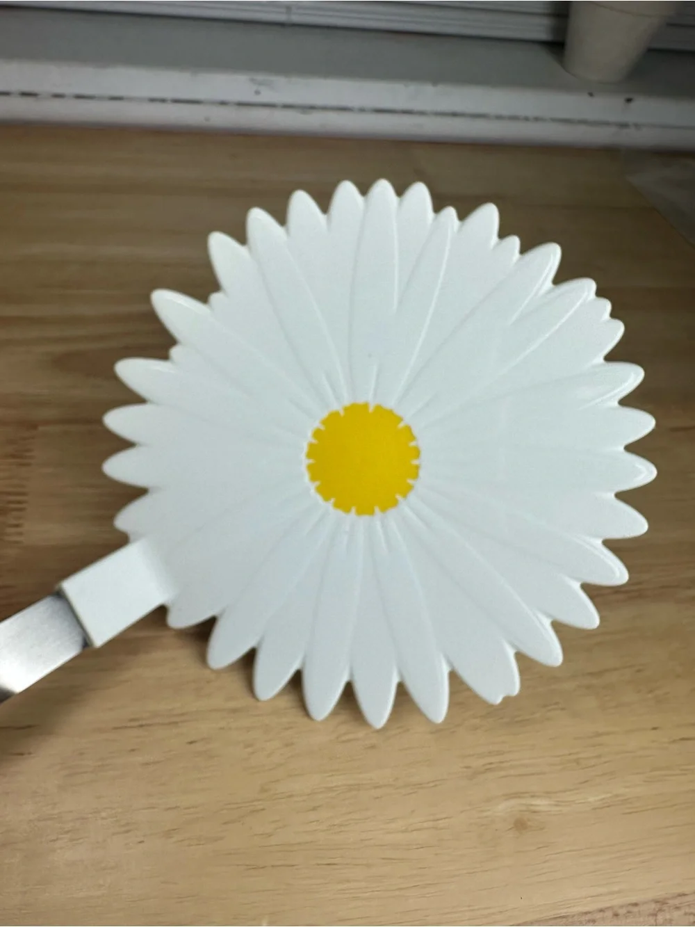 tovolo Stainless steel large Daisy Flower spatula 13.5 retro look new with tags